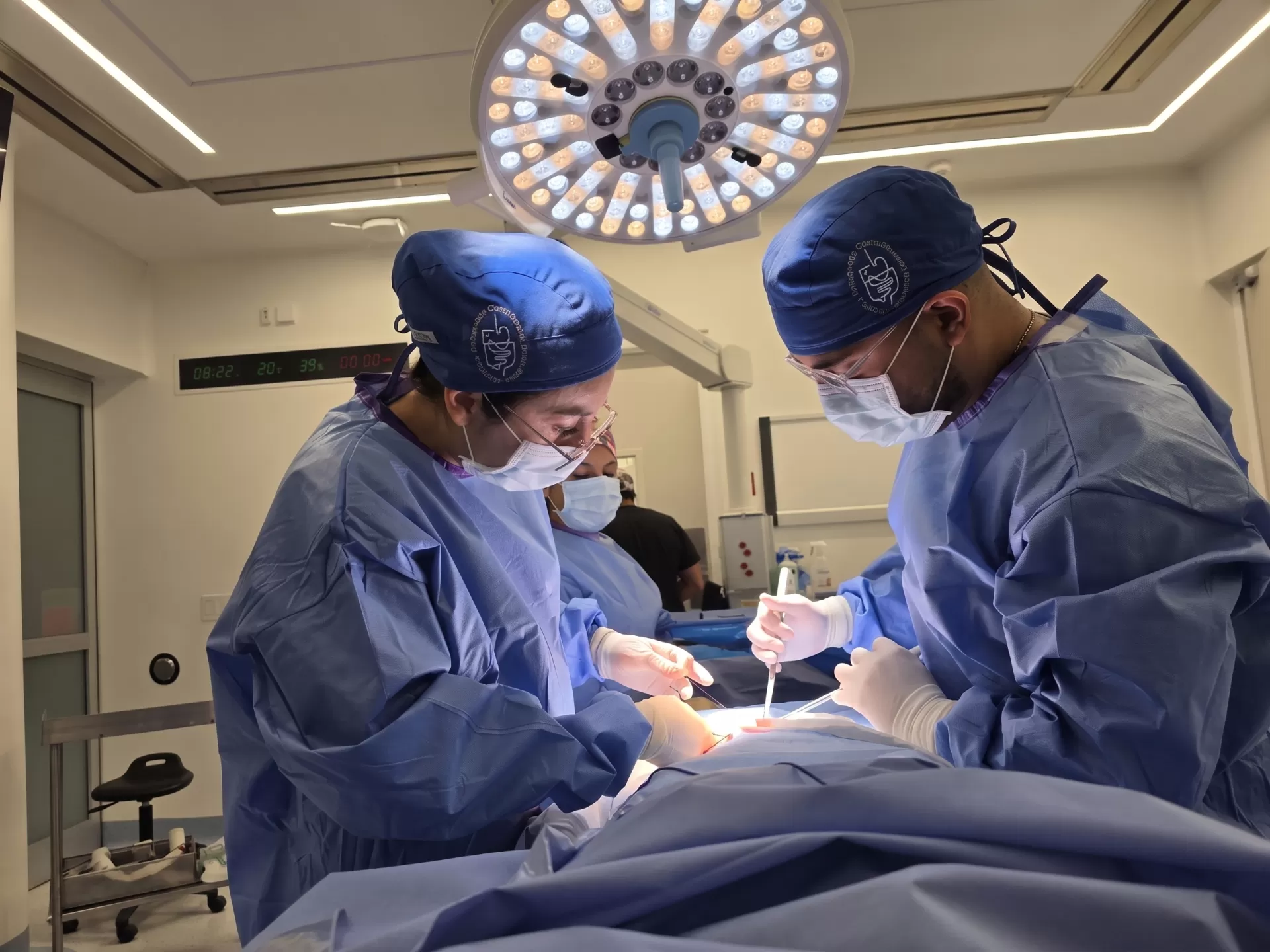Quir&oacute;fano equipado para cirug&iacute;a gastrointestinal